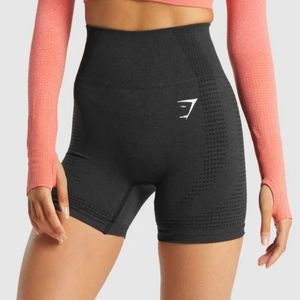 NWOT Gym Shark Vital Seamless 2.0 black Shorts size Small
